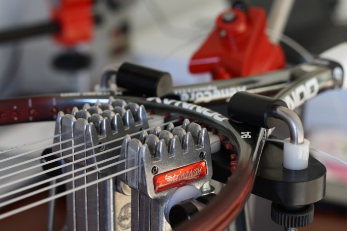 stringing-tennis-racquets-for-beginners-1606301740